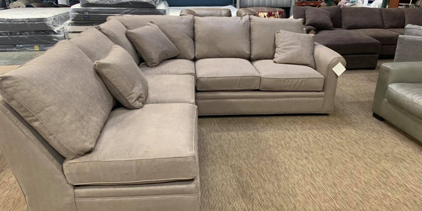 Doss otter 3 Piece sectional couch $800