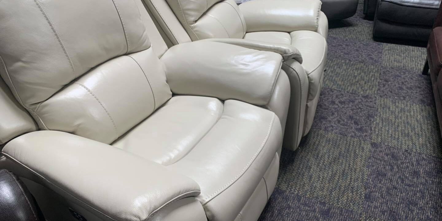 Power reclining arm chairs $799