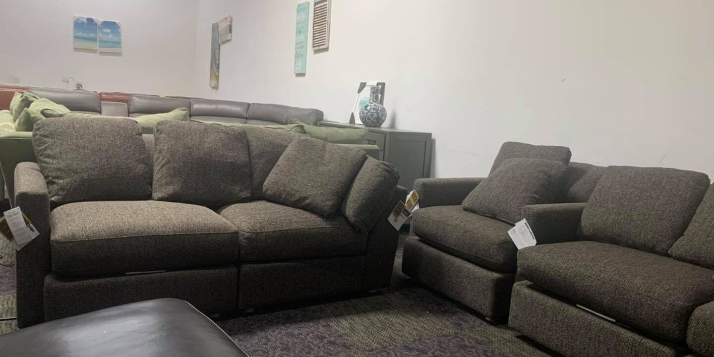 Plymouth Charcoal sofá and loveseat. $599