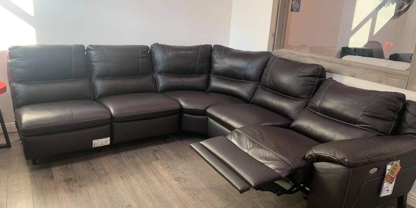 Natuzzi Lemans 5 Piece Leather Sectional Couch With One Power Recliner $1199