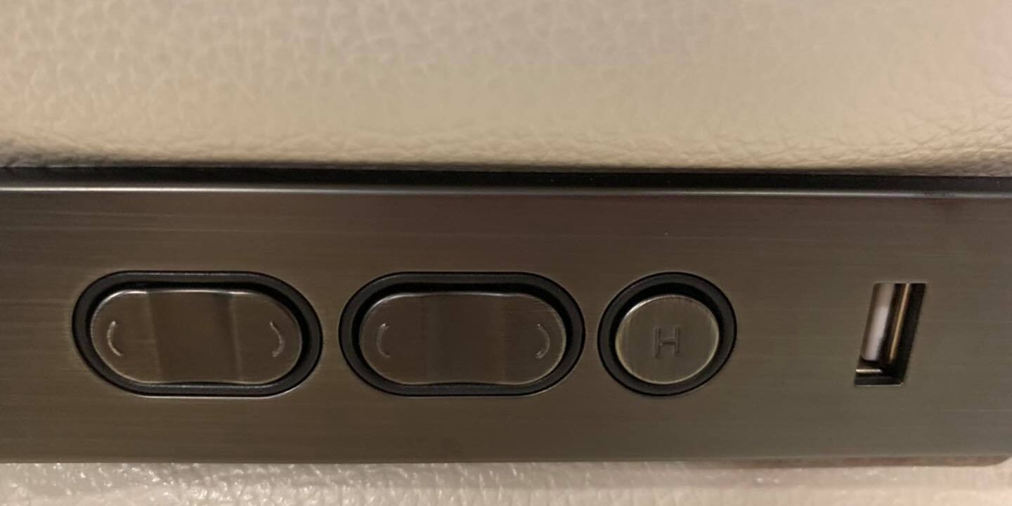 Danvors 5 Piece Leather sectional couch with 2 power recliners and power headres