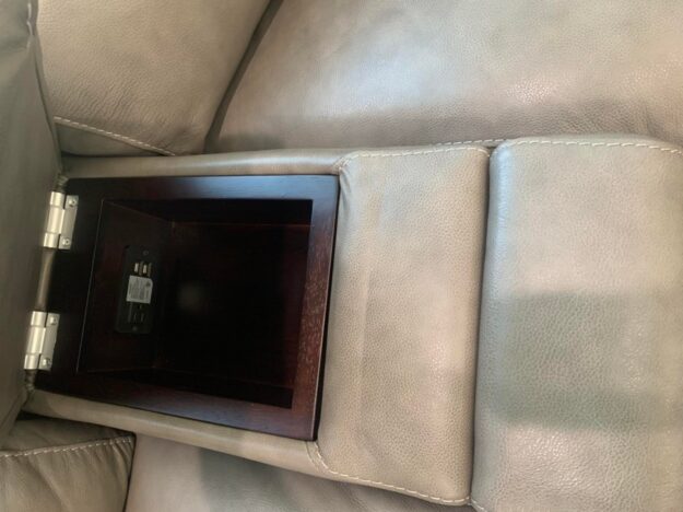 simonli-top-grain-5-piece-leather-sectional-couch-with-2-power-recliners.-2299.jpg SimonLi Top Grain 5 Piece Leather Sectional Couch With 2 Power Recliners. $2299