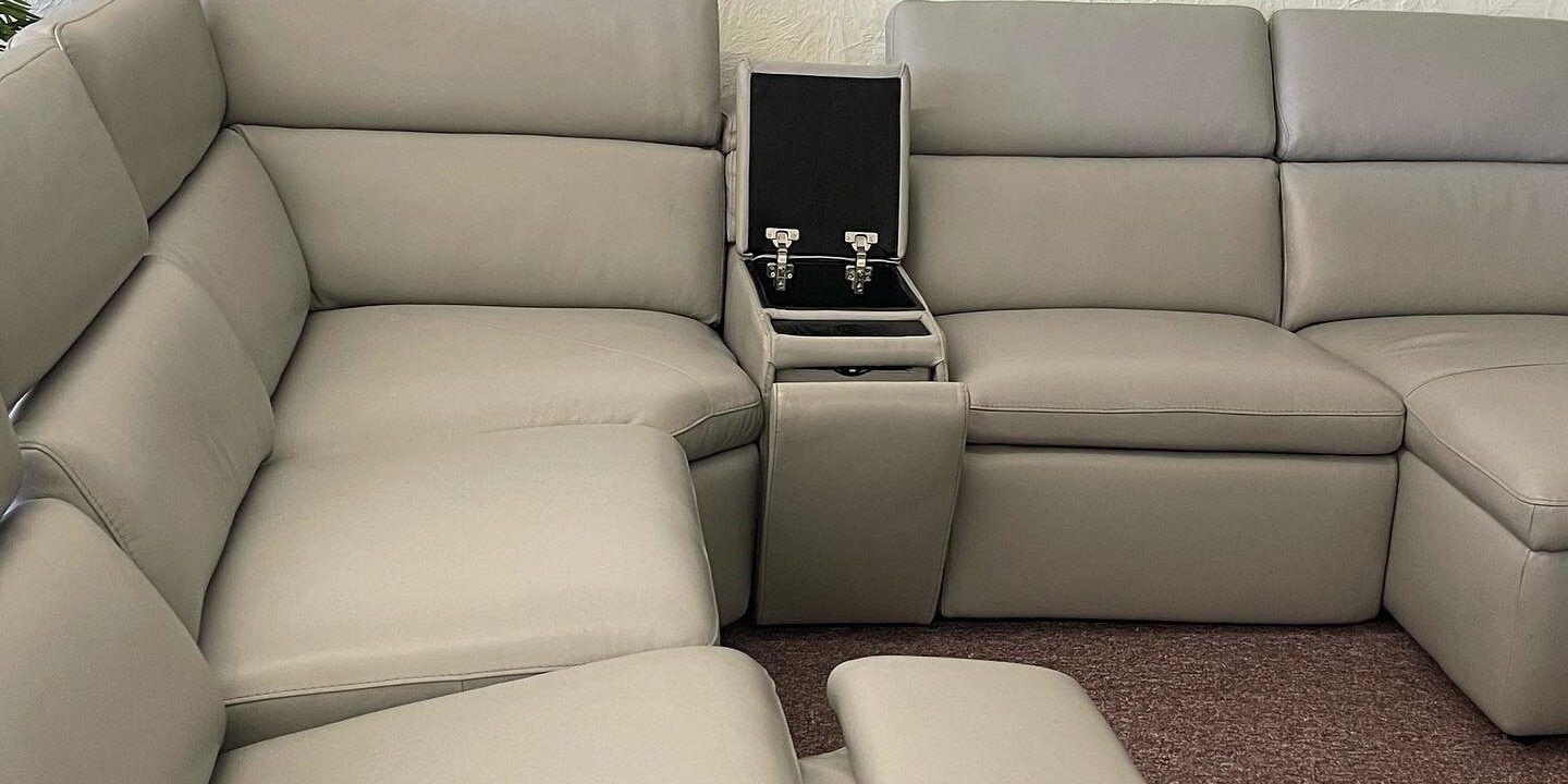 starlene-6-pc-leather-sectional-with-power-recliner-chaise-038-console-1699.jpg Starlene 6 pc leather sectional with Power recliner, Chaise & Console $1699