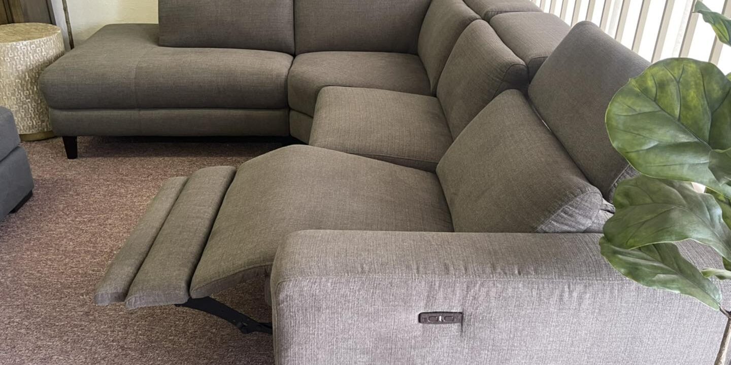Sleannah 4 Pc Fabric Sectional With A Power Recliner $699