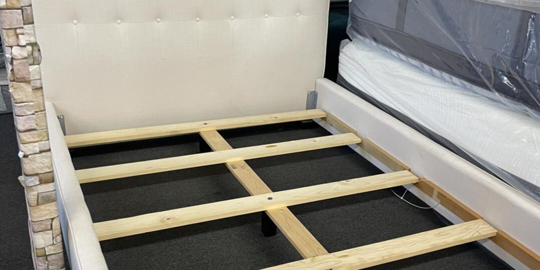 Jonathan Louis Manhattan 4/6 Full Bed Frame $225