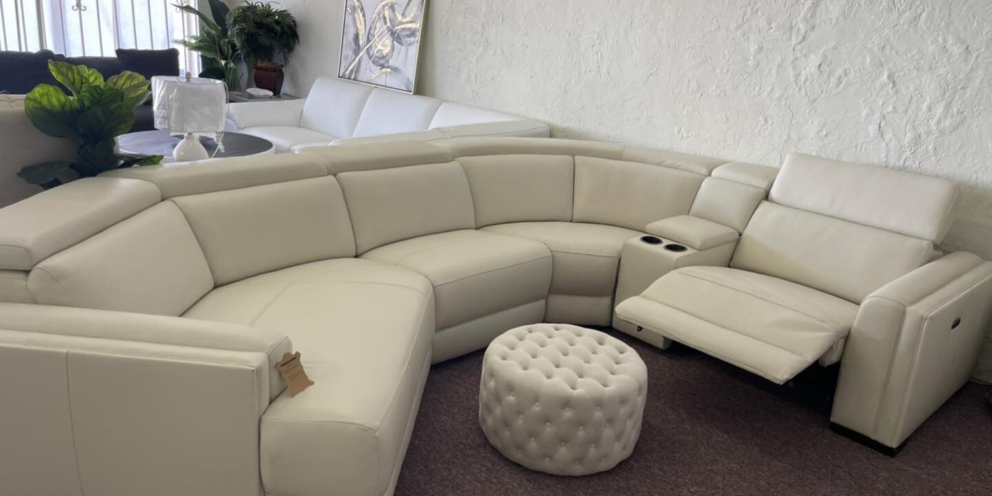 5 Pc Leather Sectional With A Power Recliner And cuddler chaise