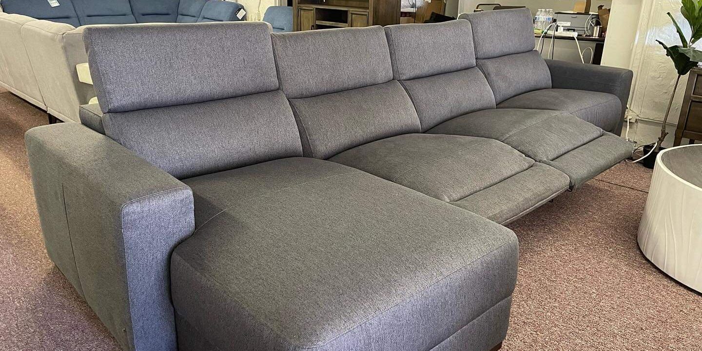Nevio 4 Pc Fabric Sectional With 3 Power Recliners & Chaise $799